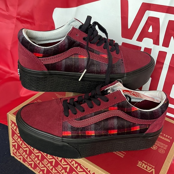 Vans Old Skool Stac
Velvet Plaid Port/Black
VNOA7Q5M02Y
WMNS Platforms - sneaker - Picture 11 of 16